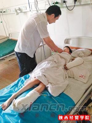 货车撞伤小学生后肇事逃逸 监控已拍快投案吧